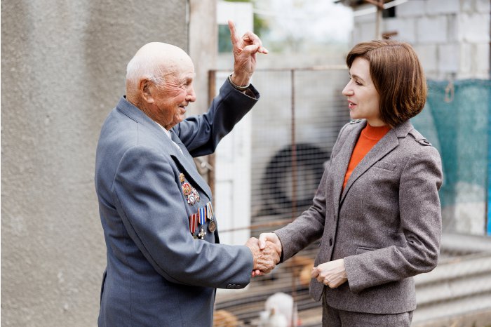 Șefa statului l-a vizitat pe veteranul de război, Ion Mereacre, din satul Costești, Ialoveni