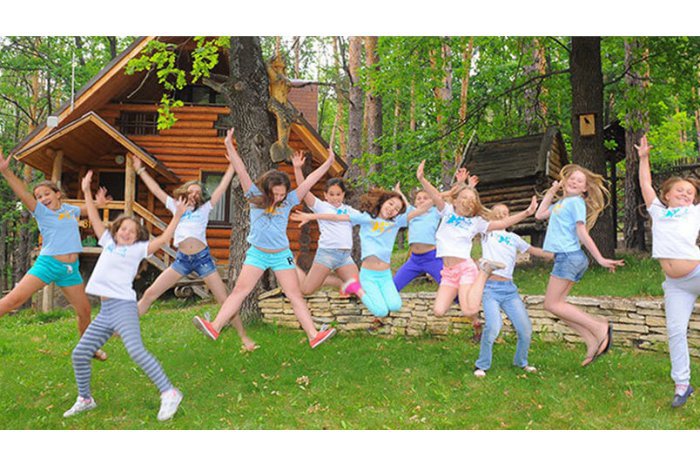 Mai mulţi copii din Ialoveni vor merge gratuit la o tabără de vară din județul Dâmbovița, România
