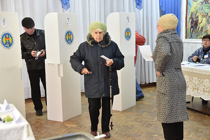 International observers say presidential polls organized professionally, yet with infringements 