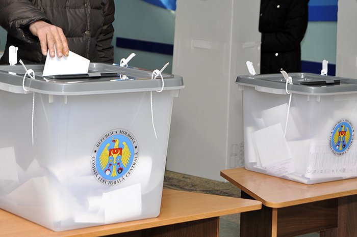 Secţiile de votare din ţară au fost închise