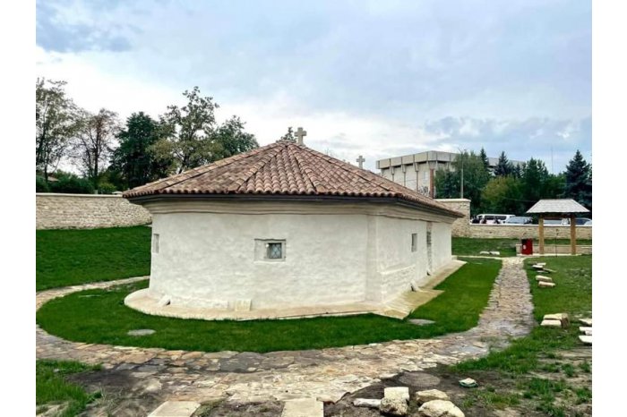 Откройте для себя Молдову с #MOLDPRES: Церковь «Успения Богородицы» в Каушанах - уникальный памятник в Восточно-Карпатском регионе
