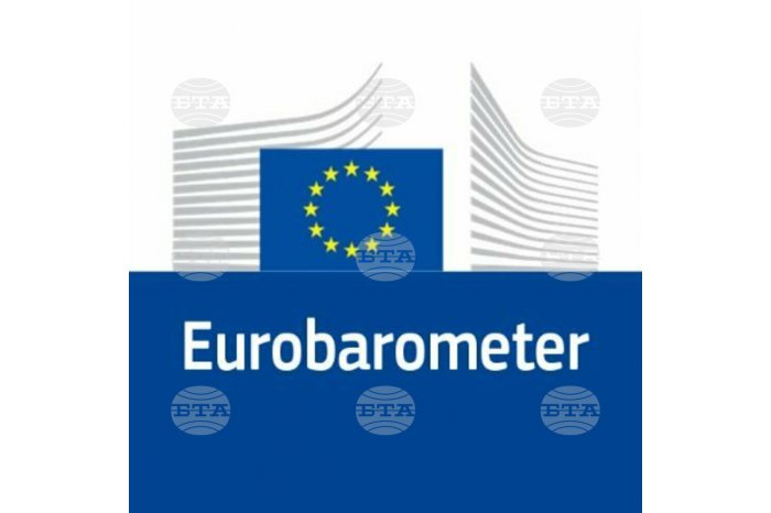 Eurobarometer Survey: Bulgarians Equally Interested in Local, National, European News