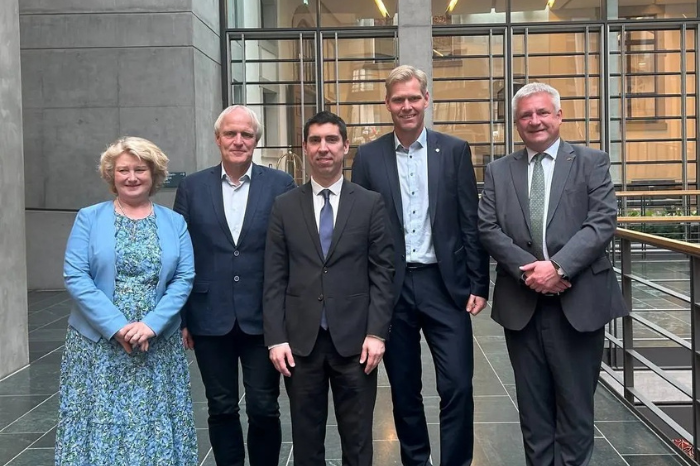 Глава МИД встретился с представителями бундестага и высокопоставленными лицами ФРГ