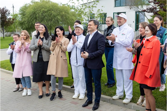 Moldovan PM congratulates Salamer company on 25th 