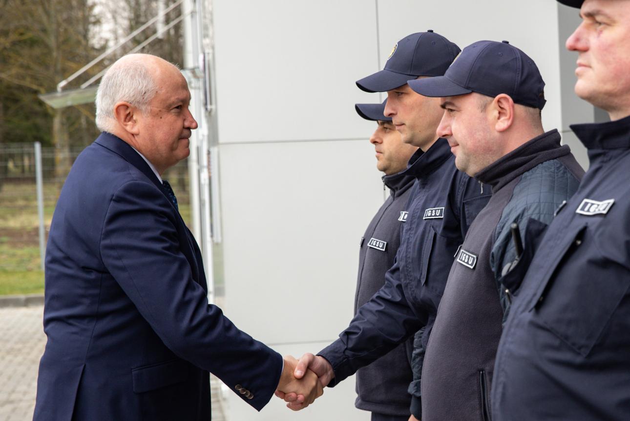 Premierul Alexandru Munteanu a vizitat unitatea de salvatori și pompieri din Ocnița