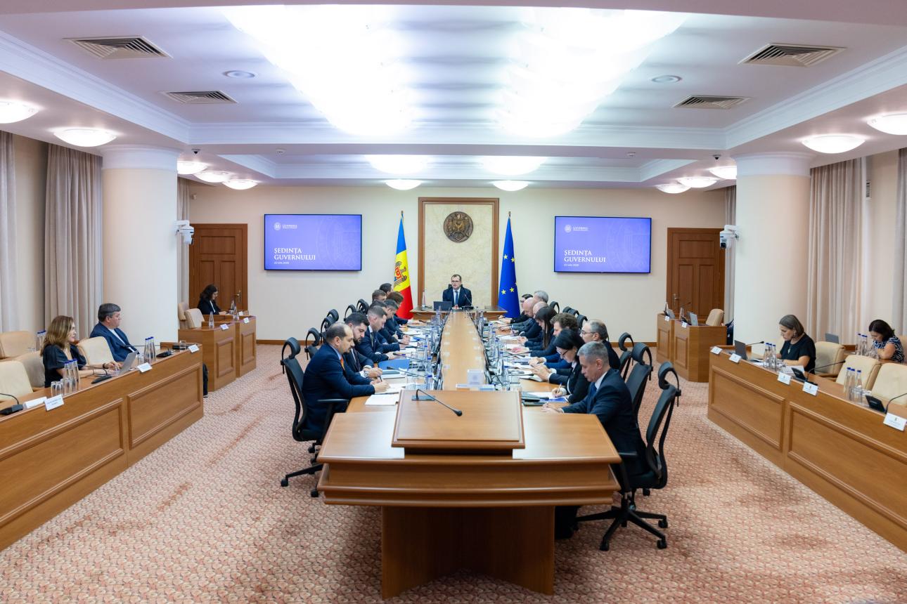 Cetățenii vor avea un rol mai activ în luarea deciziilor: Guvernul aprobă reguli noi pentru consultare și inițiativă civică