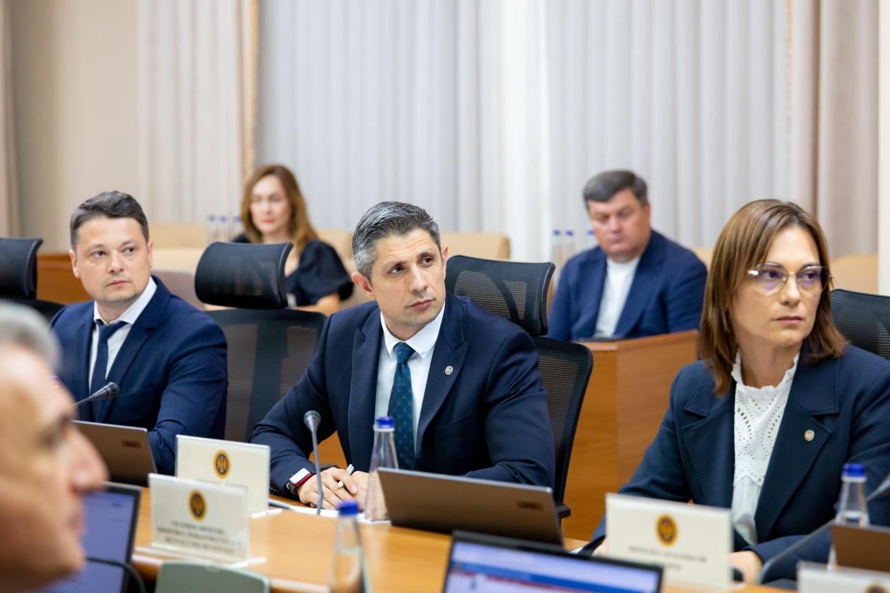 Noi măsuri pentru digitalizarea justiției: mai multe proceduri vor fi realizate electronic 