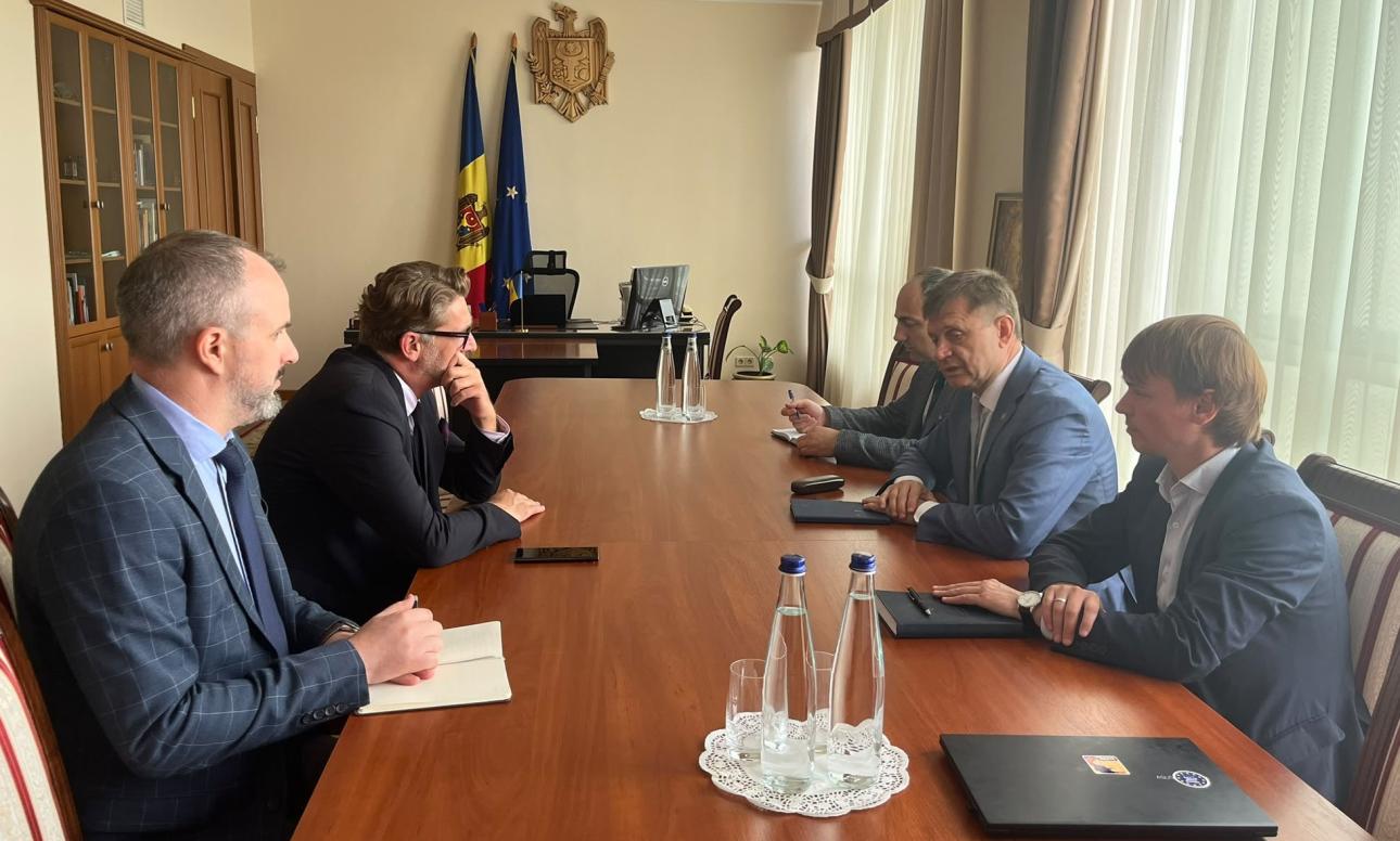 Viceprim-ministrul pentru reintegrare în discuții cu Ambasadorul României în Republica Moldova