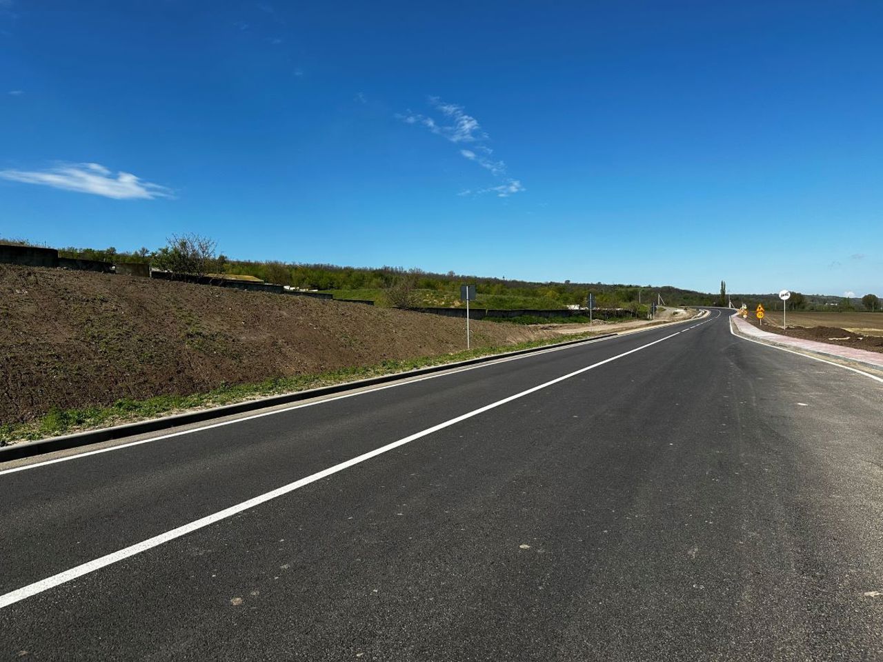 Circa 38 km ai drumului național M1 vor fi reabilitați în raioanele Hâncești și Nisporeni