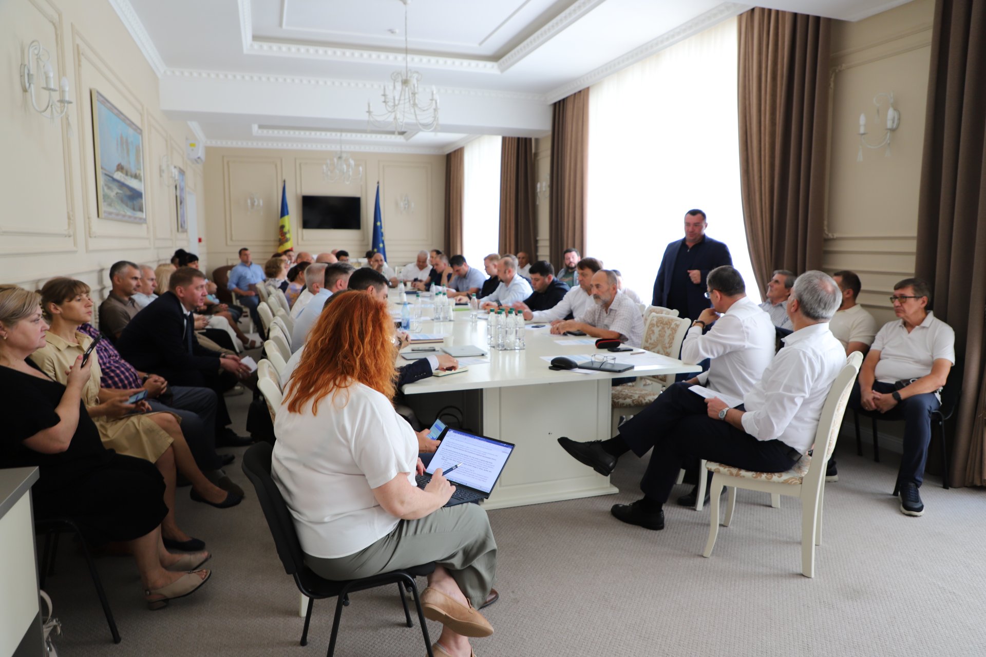Autoritățile și mediul de afaceri analizează soluții pentru a reduce impactul provocărilor energetice asupra economiei