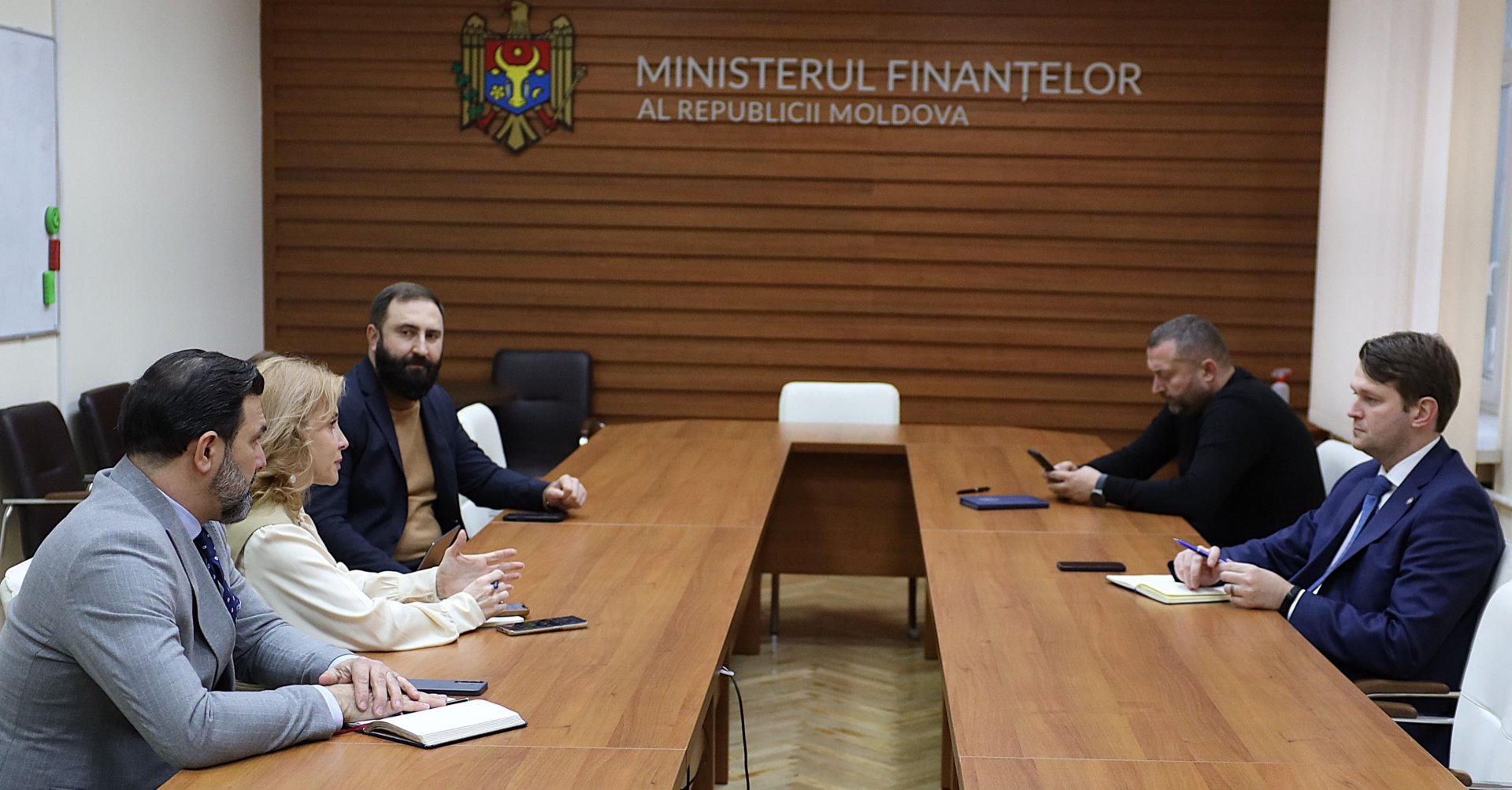 Soluții de îmbunătățire a cadrului fiscal, analizate de ministrul Finanțelor cu reprezentanți ai asociațiilor de business