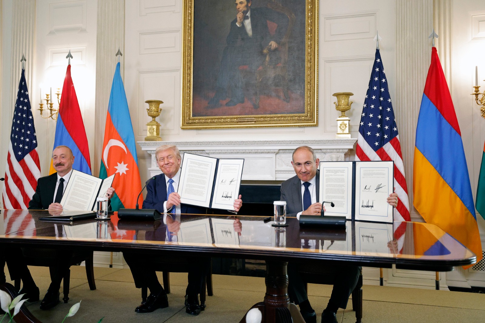 ARMENPRESS: SUA, Armenia și Azerbaidjan au emis o declarație comună la un an de la Summitul de Pace de la Casa Albă