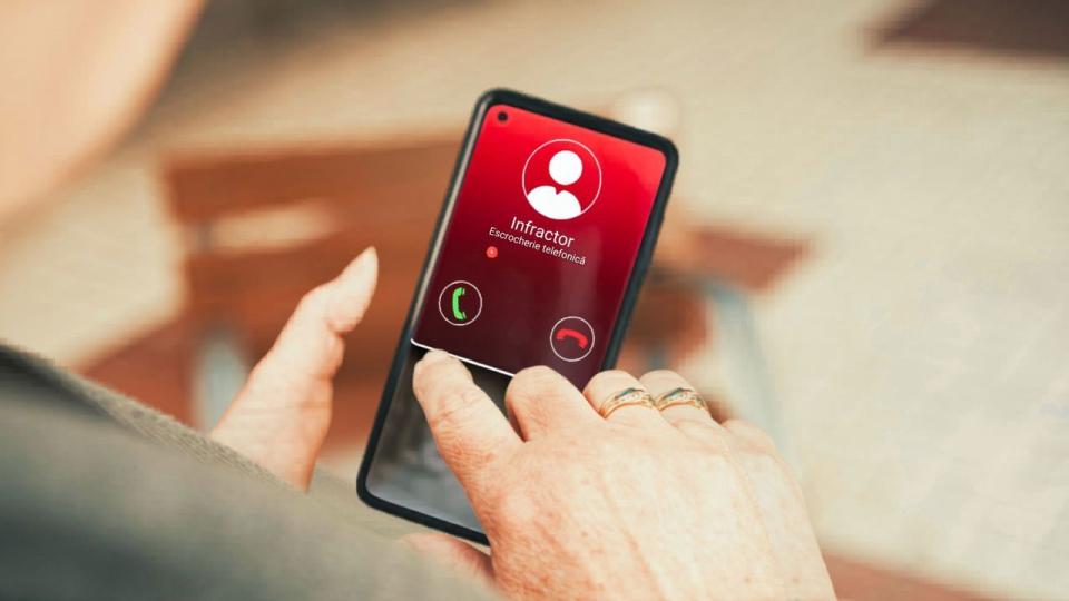 Noi cazuri de fraude telefonice și online. O femeie din Chișinău a transmis escrocilor 990 000 de lei