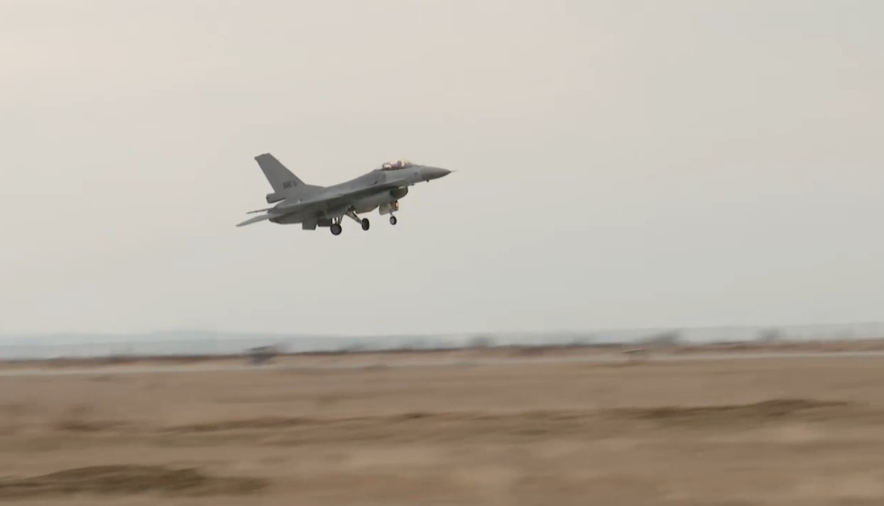 O nouă dronă, doborâtă de un avion F-16 românesc deasupra apelor teritoriale ale României