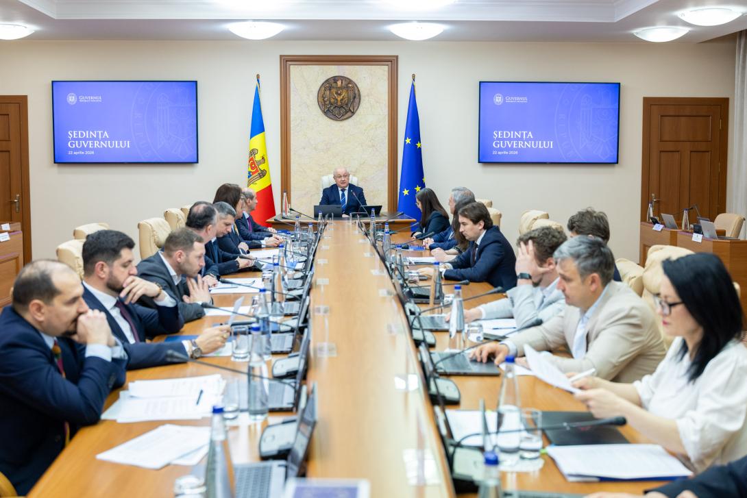 Guvernul eficientizează procesul de a asigurare a elevilor cu manuale școlare și a adulților cu materiale didactice