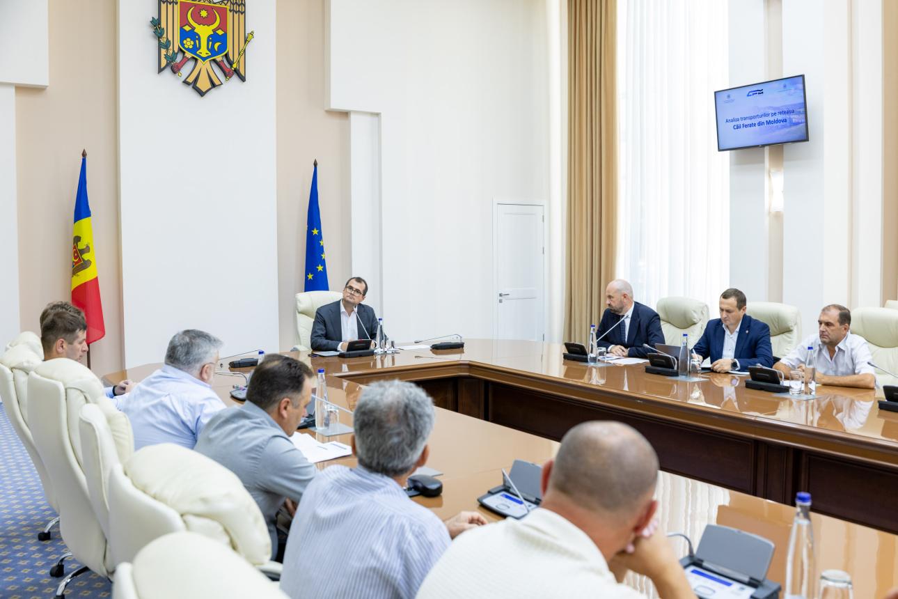 Prim-ministrul Vasile Tofan, despre tranzitul cerealelor ucrainene: „Agricultorii noștri au prioritate pe Calea Ferată a Moldovei, nu există limită de capacitate, iar tariful pentru ei este mai mic decât pentru cei ucraineni”