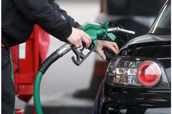 Prețuri mai mici la carburanți, anunțate de ANRE: Benzina coboară sub pragul de 30 de lei