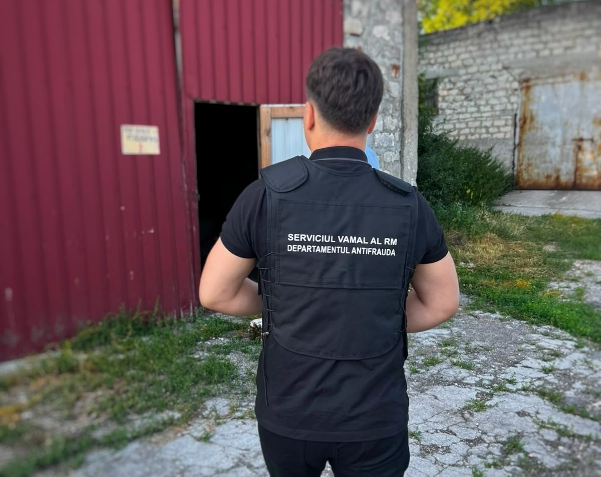VIDEO // Schemă de contrabandă cu 7,2 milioane de țigări. Organele de forță au descins cu 14 percheziții în nordul țării