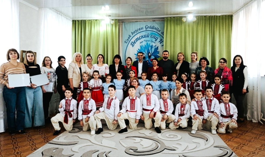 Două instituții de învățământ din UTA Găgăuzia au primit laptopuri pentru susținerea educației multilingve