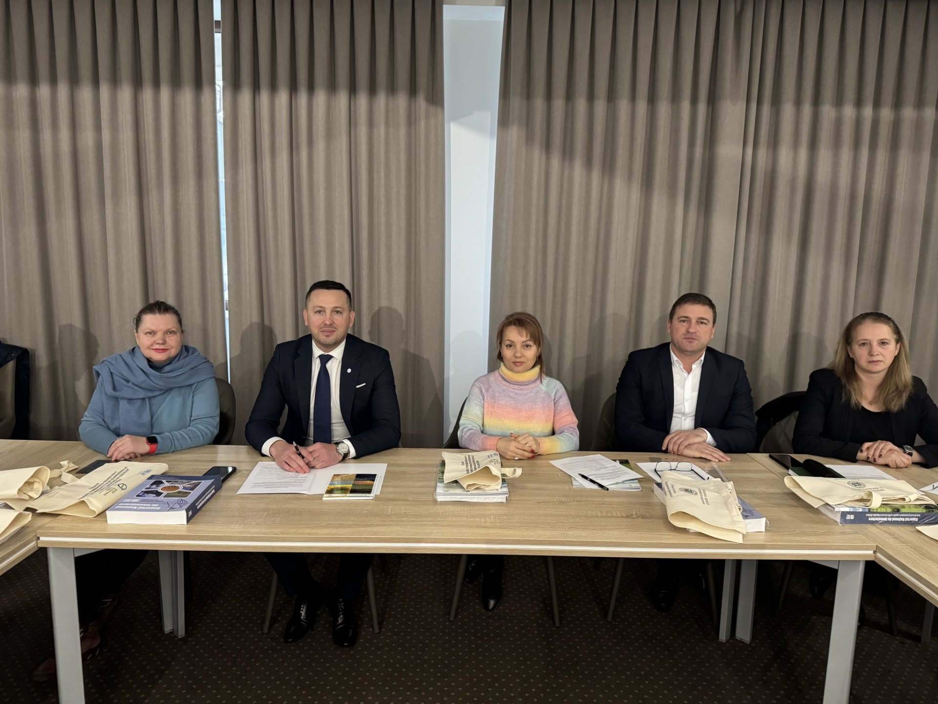 Republica Moldova a finalizat primul Raport bienal de transparență privind schimbările climatice 1 990a848f8f3e33210195d64d3ffc574d 476254904 983298977252131 6753901943499503995 n