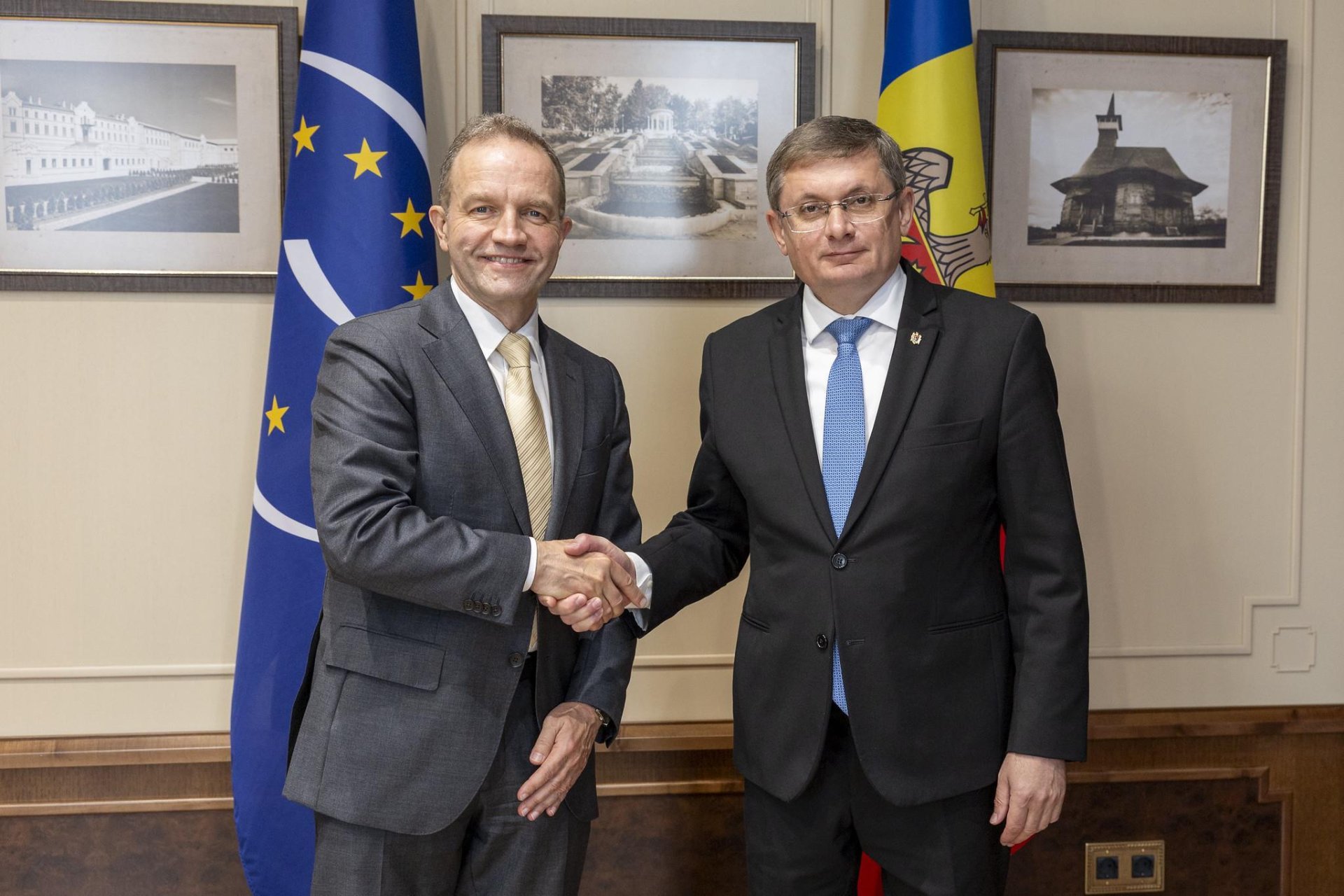 Președintele Parlamentului s-a întâlnit cu șeful Oficiului Consiliului Europei la Chișinău, Falk Lange, care își încheie mandatul în Republica Moldova