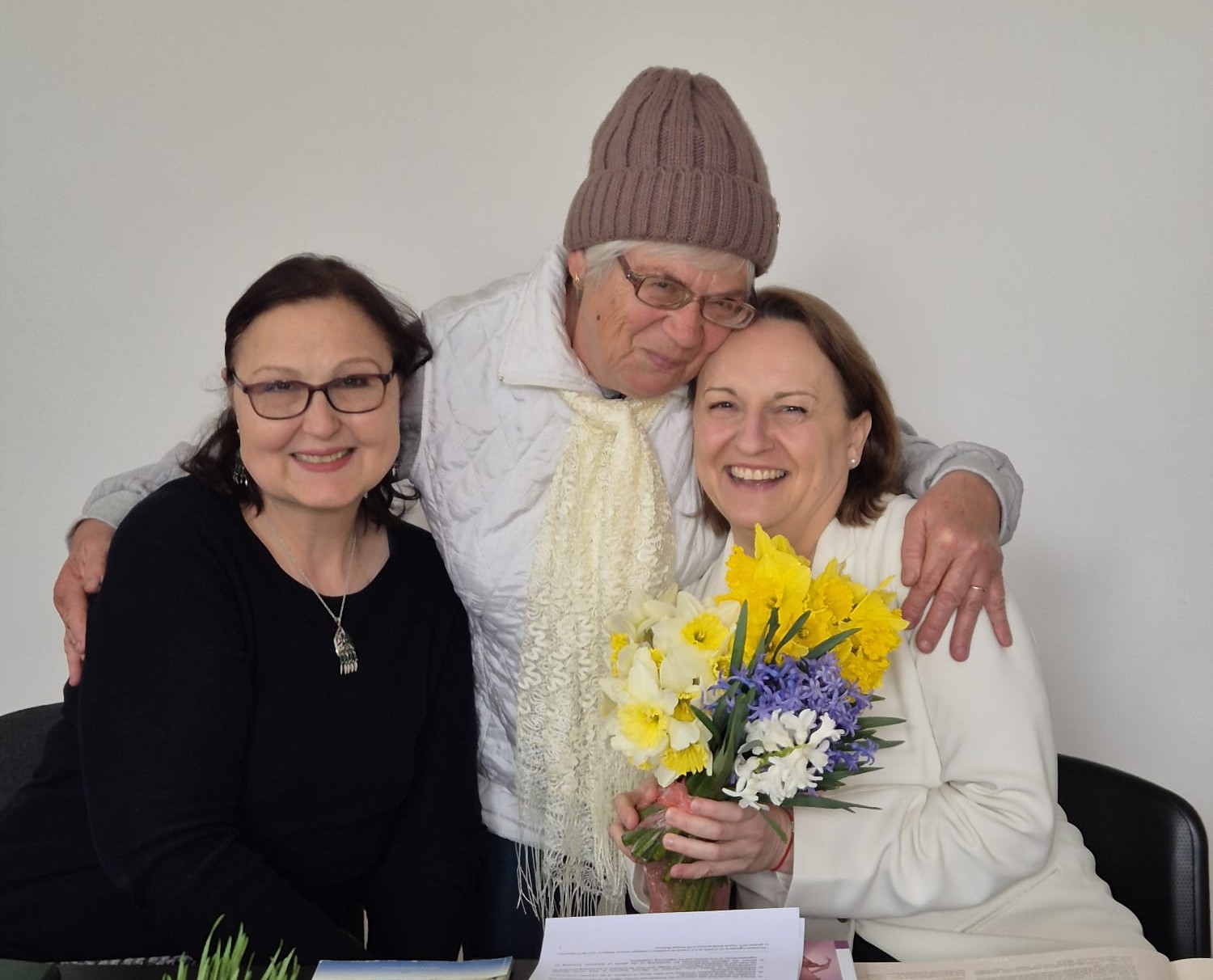 VIDEO // Ambasadoarea UE în Moldova, Iwona Piórko s-a întâlnit cu supraviețuitorii regimurilor represive la Centrul „Memoria”