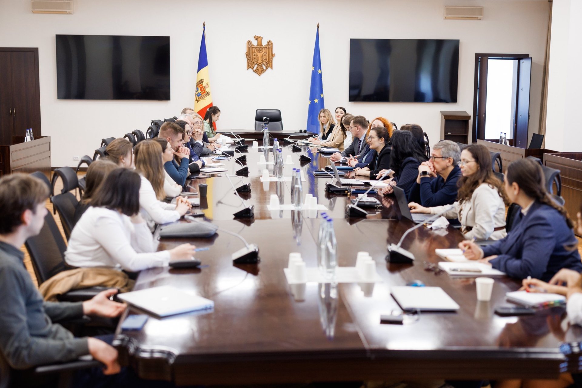 Progresele de pe agenda europeană și reformele prioritare, analizate de viceprim-ministra Cristina Gherasimov cu reprezentanți ai mediului de afaceri