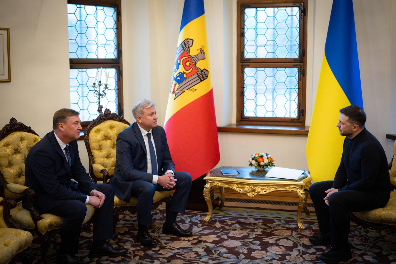 FOTO // Ambasadorul R. Moldova în Ucraina a prezentat scrisorile de acreditare președintelui Volodimir Zelenski