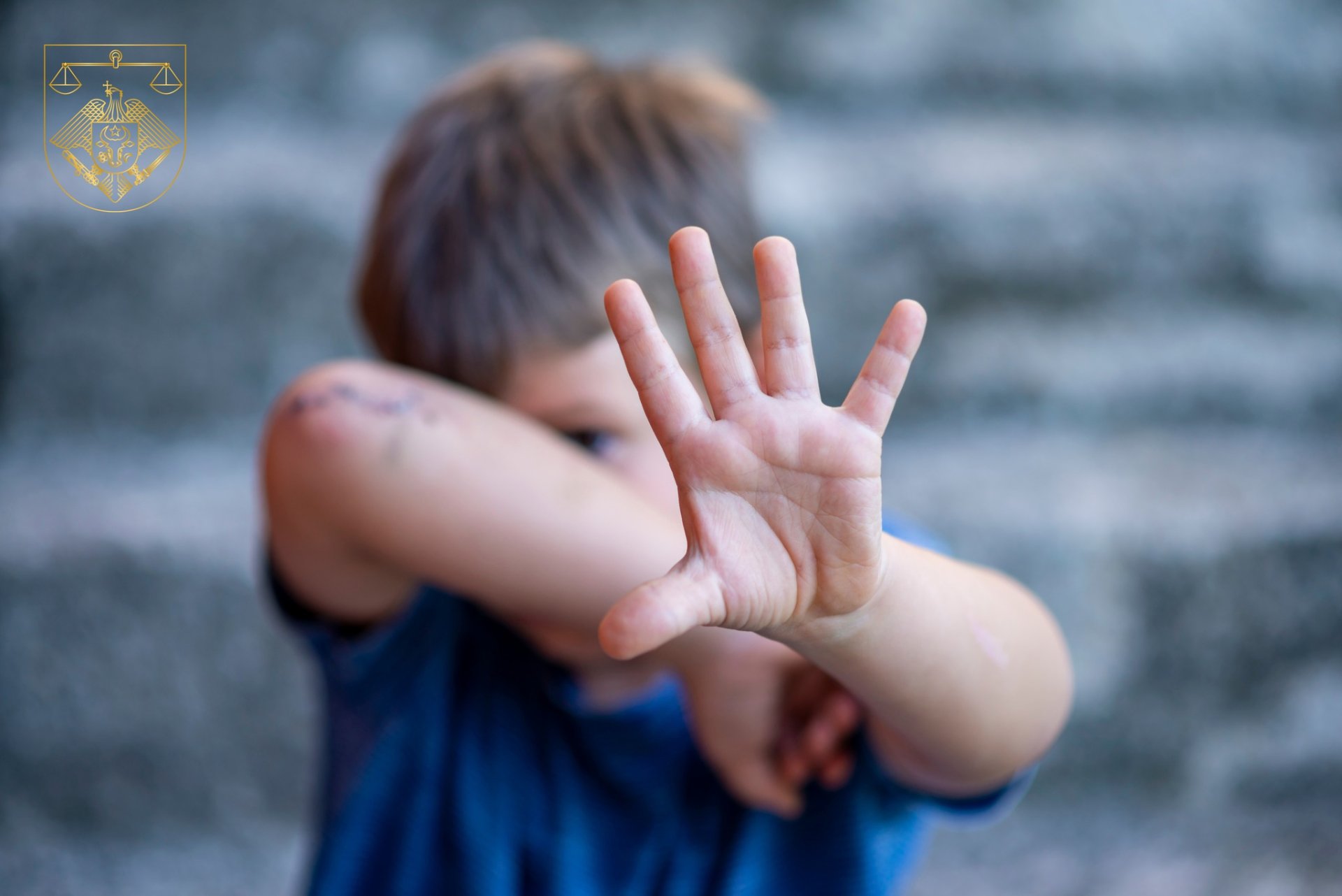 O mamă din Fălești va ajunge pe banca acuzaților după ce și-a maltratat propriul copil de trei ani