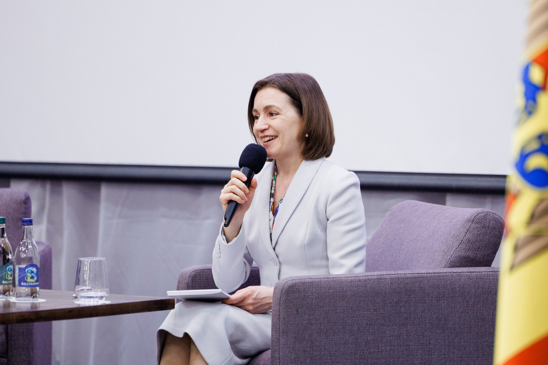 FOTO // Președinta Maia Sandu, întâlnire cu moldovenii din Irlanda: „Sunt cei mai buni ambasadori ai țării noastre”