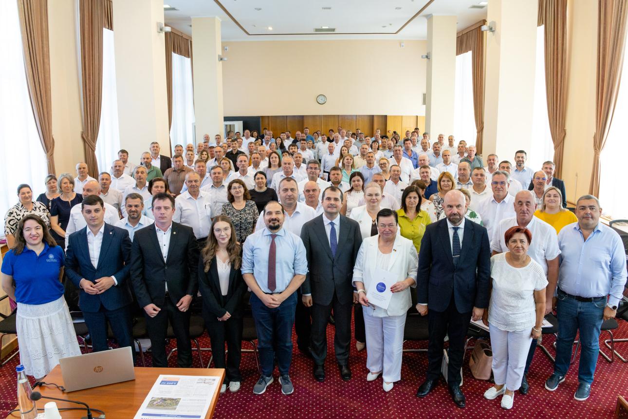 VIDEO // Circa 500 de primării au adoptat decizii de amalgamare voluntară. Prim-ministrul Vasile Tofan: „Trebuie să avem curajul să luăm decizii cruciale pentru viitorul Republicii Moldova”