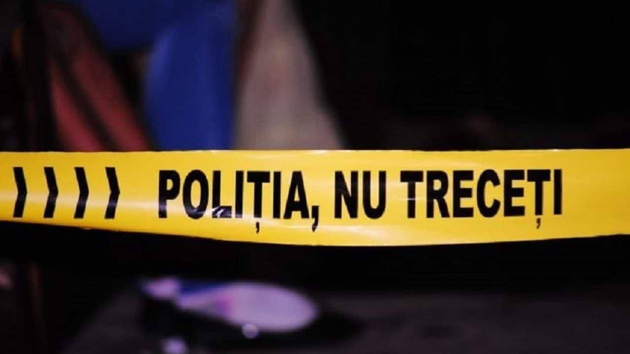 Un bărbat de 67 de ani din Ungheni, găsit fără suflare în gospodăria unui vecin: poliția investighează cazul