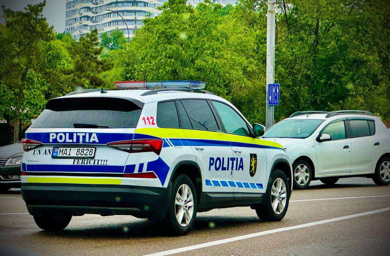 Peste 4.800 de încălcări rutiere, documentate de polițiști în weekend. Aproape 90 de șoferi au fost prinși băuți la volan