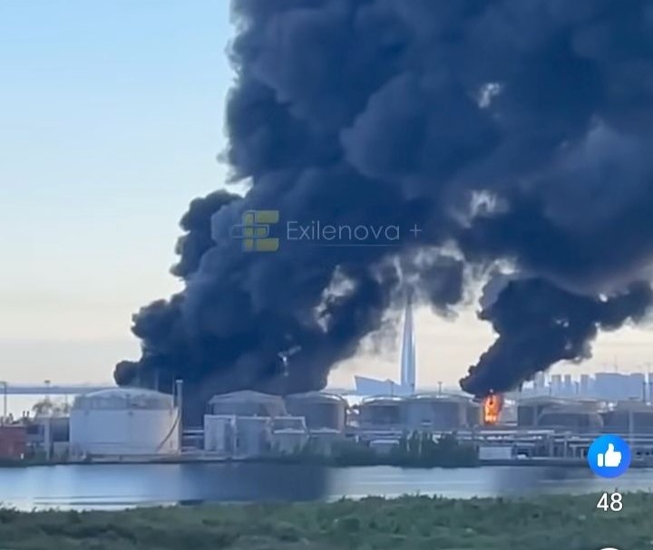 VIDEO // Un terminal petrolier din Sankt Petersburg, cuprins de incendiu după atacuri cu drone