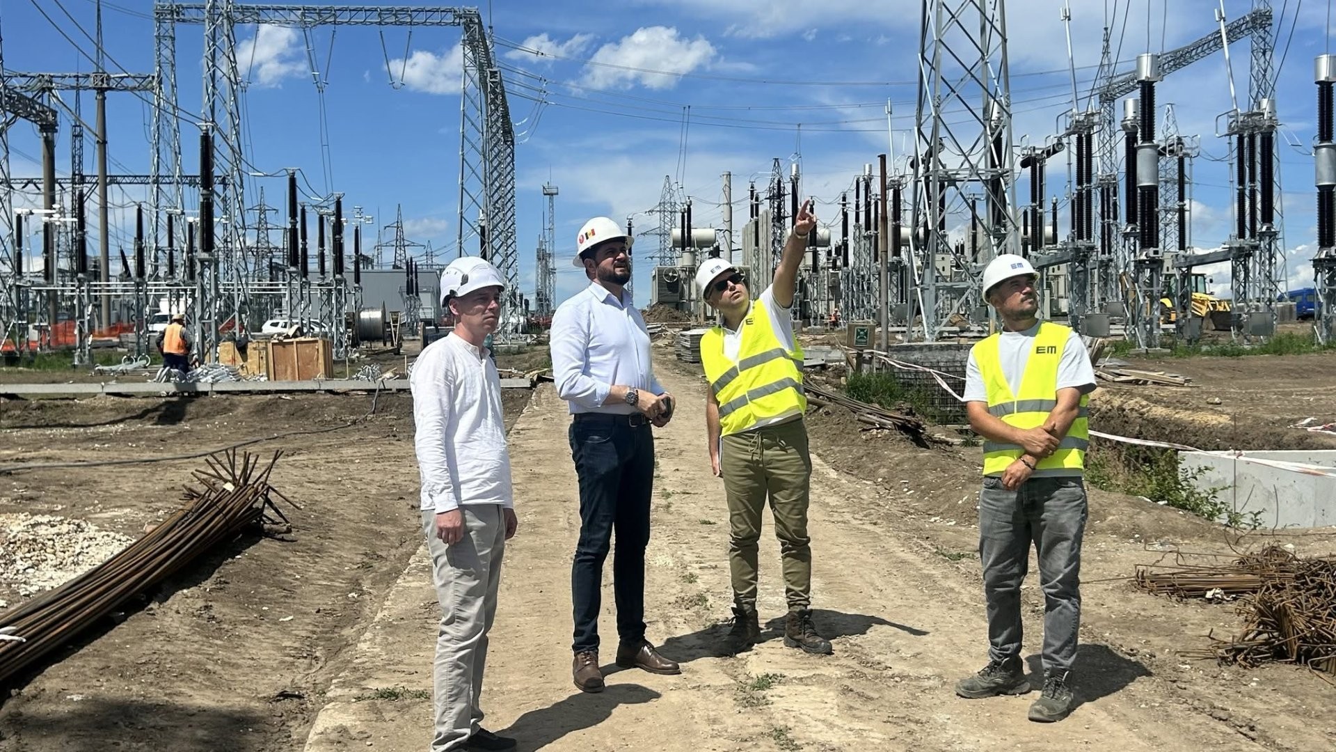 Ministrul Dorin Junghietu, în vizită la Stația electrică Chișinău: „Monitorizăm respectarea termenelor, pentru ca la sfârșitul lunii iunie să putem începe procesul de energizare a stației”