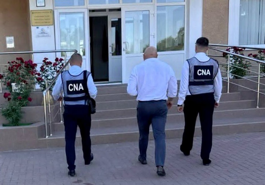 Președintele raionului Taraclia, șeful Comisiei construcții și un specialist în achiziții publice, vizați într-un dosar de trucare a licitațiilor și abuz de serviciu