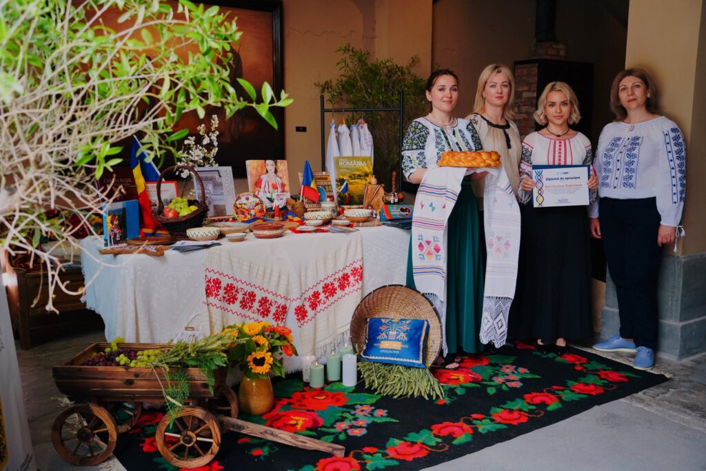 FOTO // Tradițiile românești au reunit comunitatea moldovenilor din Norvegia de Ziua Iei