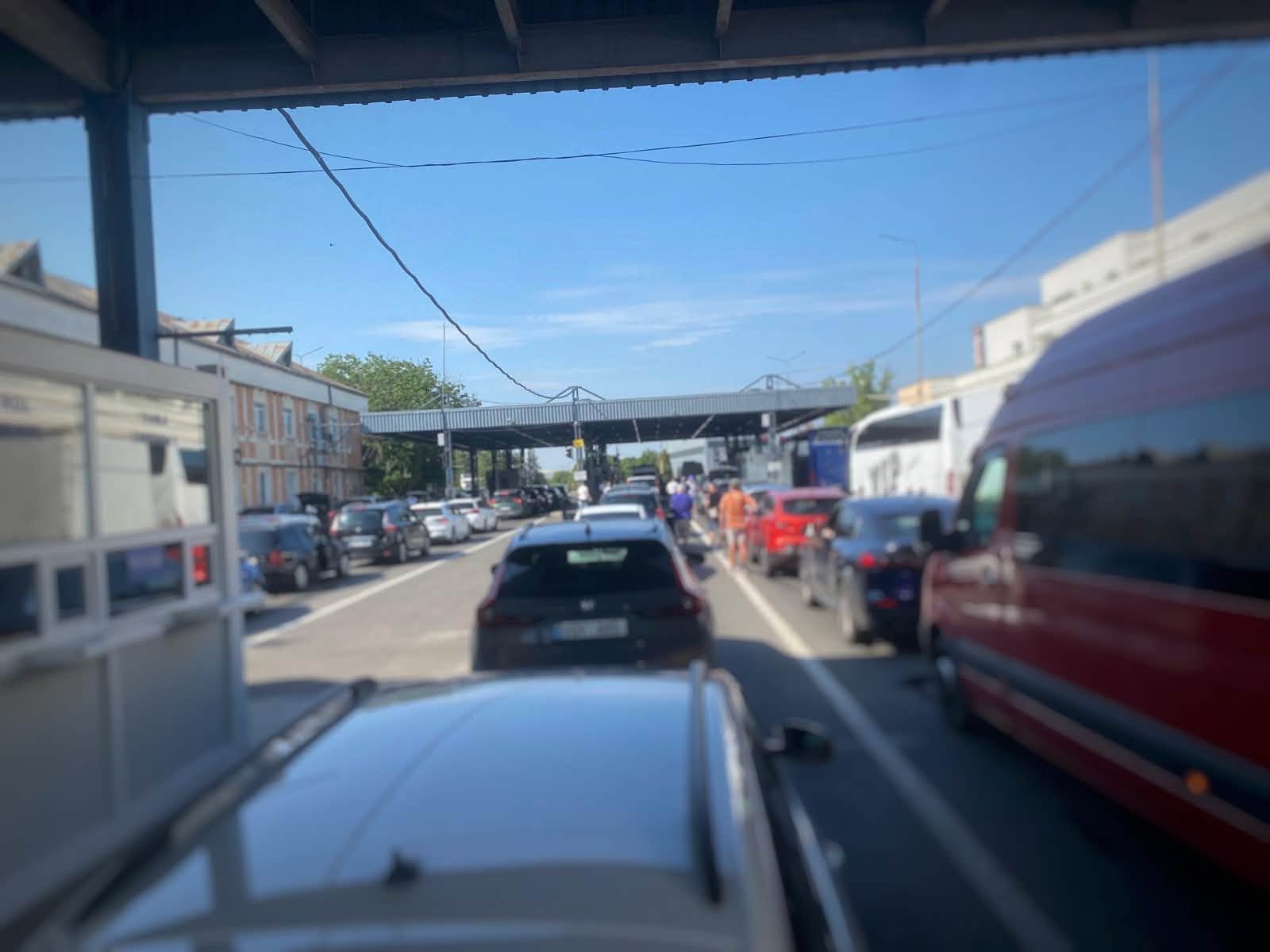 Atenție, călători! Trafic intens în punctul de trecere Leușeni, pe sensul de ieșire din Republica Moldova