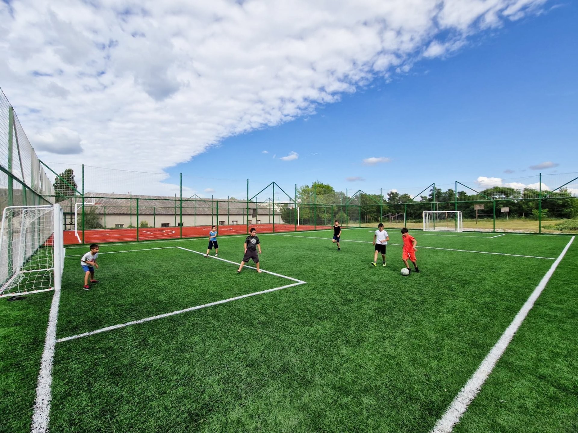 SATUL EUROPEAN // Un complex sportiv multifuncțional modern a fost construit în satul Fetești, raionul Edineț