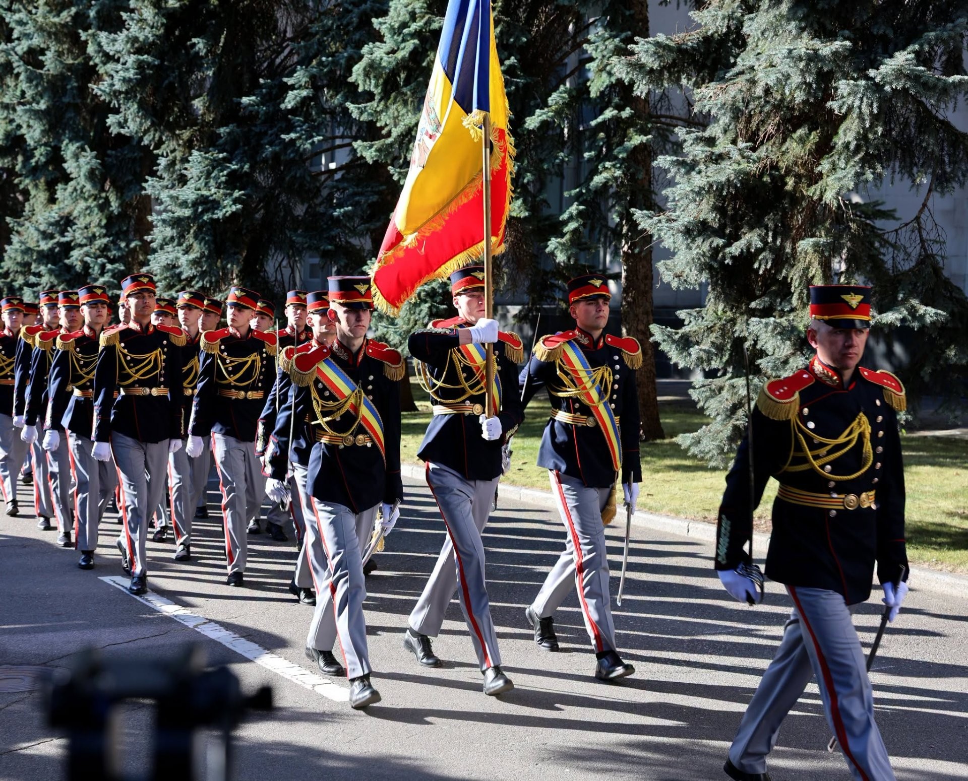 Militarii Armatei Naționale vor desfășura antrenamente pentru Parada Militară consacrată Zilei Independenței