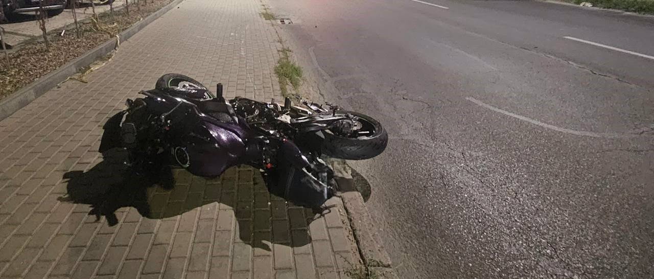 Un motociclist a decedat după un grav accident produs pe strada Grenoble din Chișinău