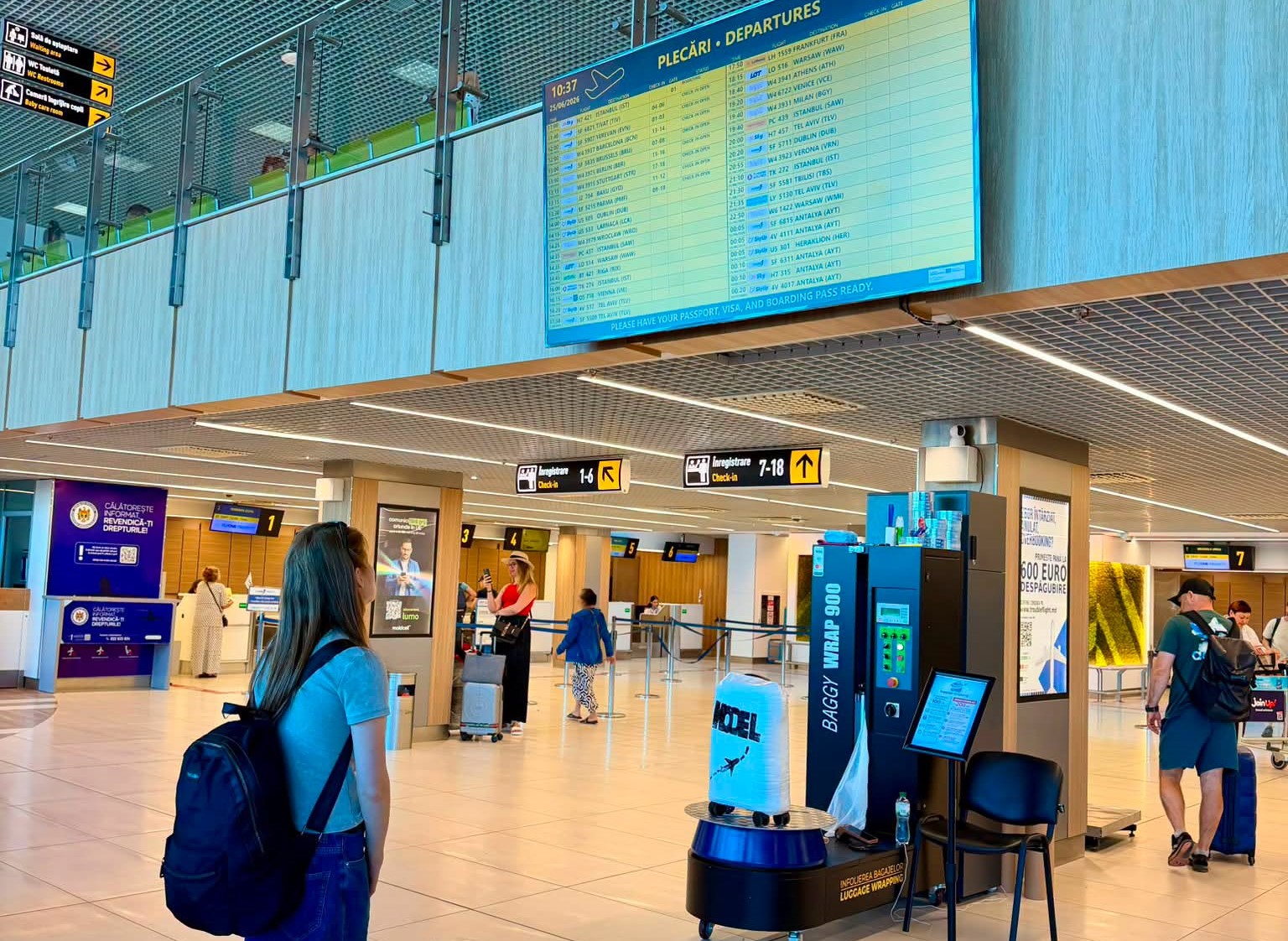 Flux sporit de călători pe Aeroportul Chișinău, cu peste 1900 de pasageri deserviți pe oră în perioada de vârf a concediilor