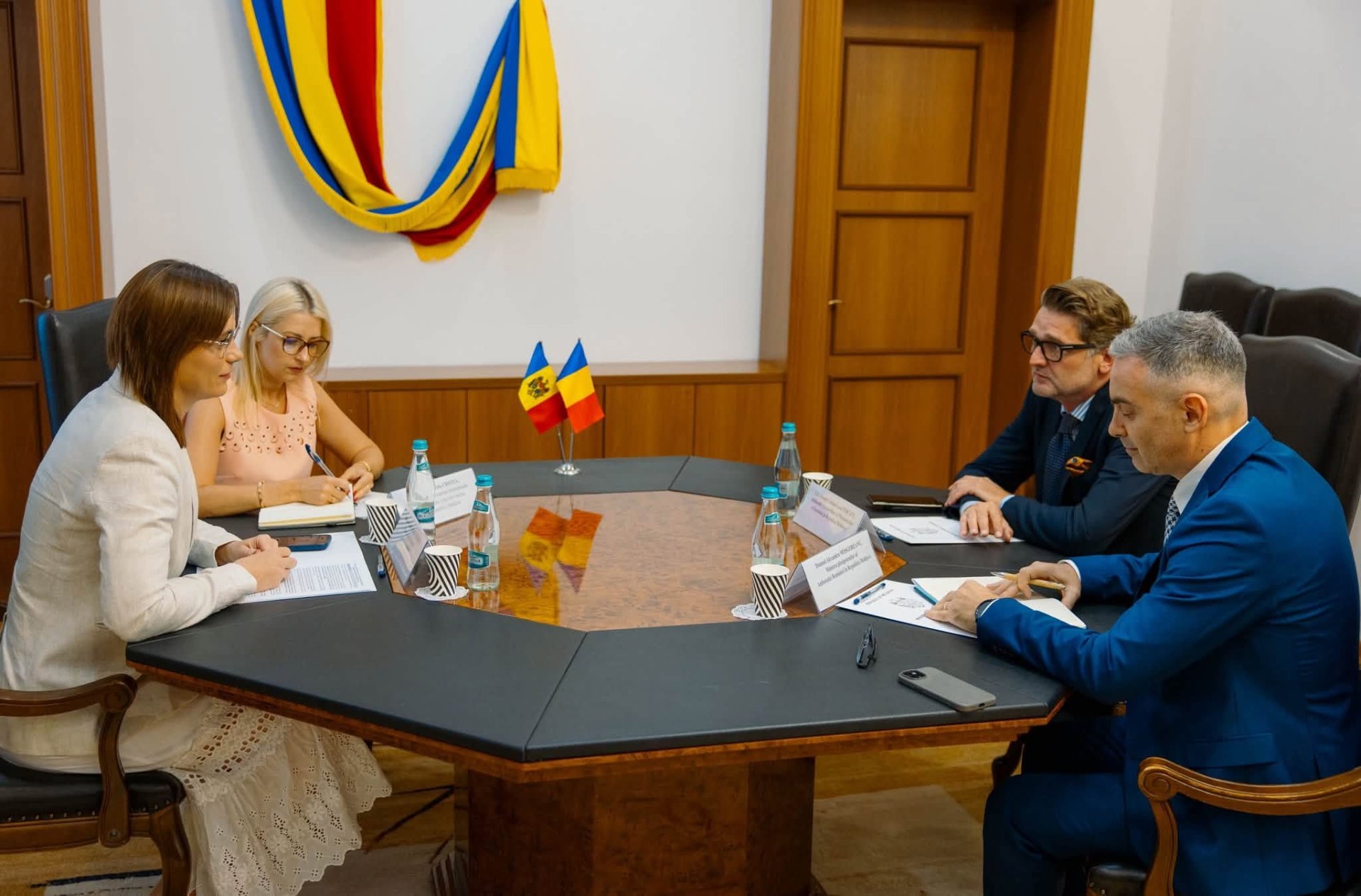 Ministra Daniella Misail-Nichitin, discuții cu ambasadorul Cristian Leon Țurcanu: „Cooperarea dintre R. Moldova și România reprezintă un pilon important în consolidarea securității”