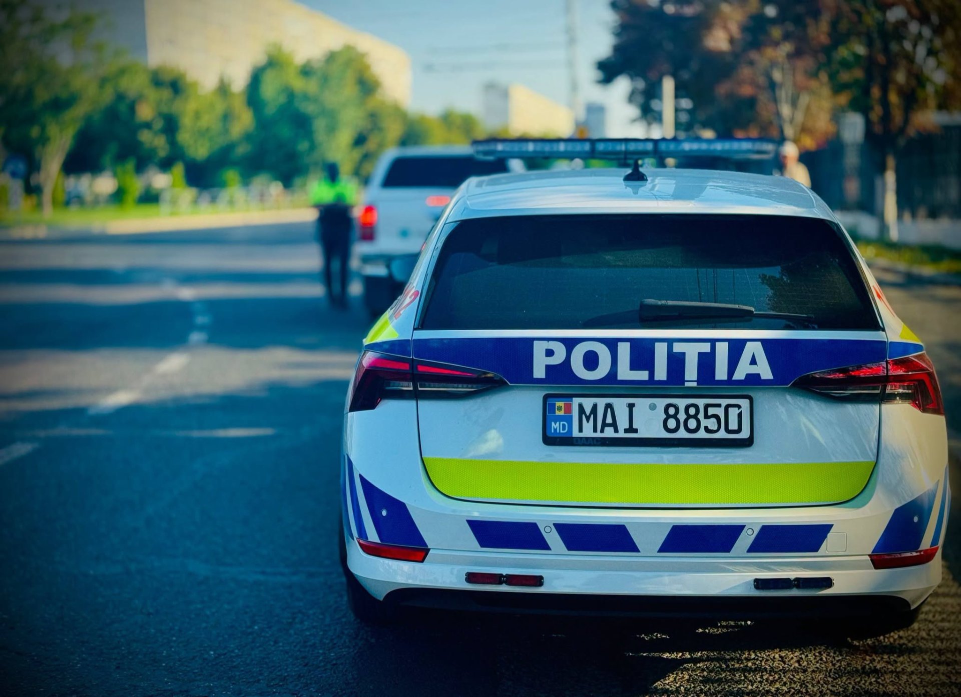 Poliția îndeamnă șoferii să respecte regulile de circulație în contextul intensificării traficului din perioada concediilor