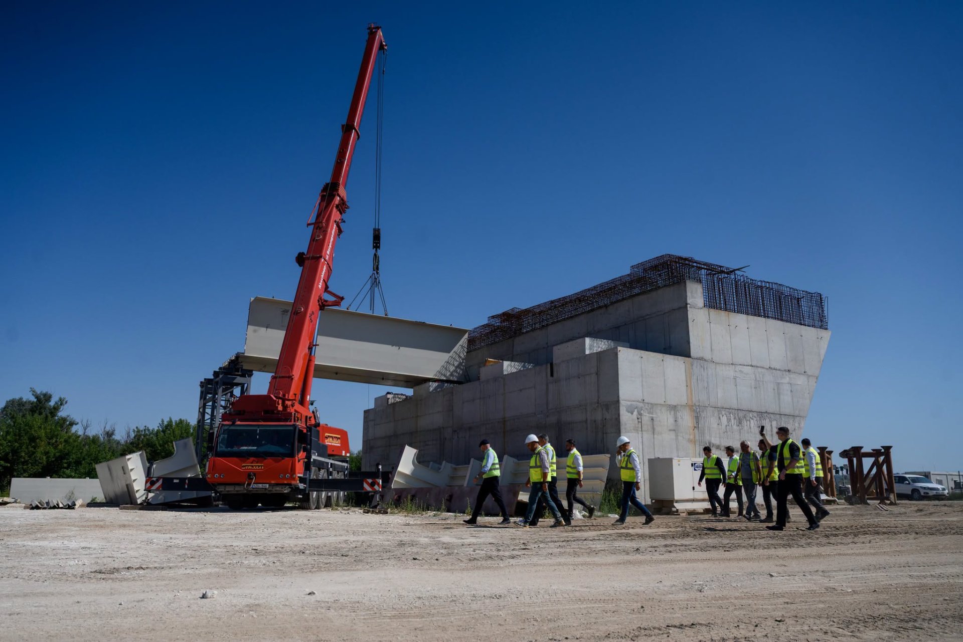 FOTO // Podul peste Prut de la Ungheni prinde contur: progresul fizic al lucrărilor a ajuns la 55%