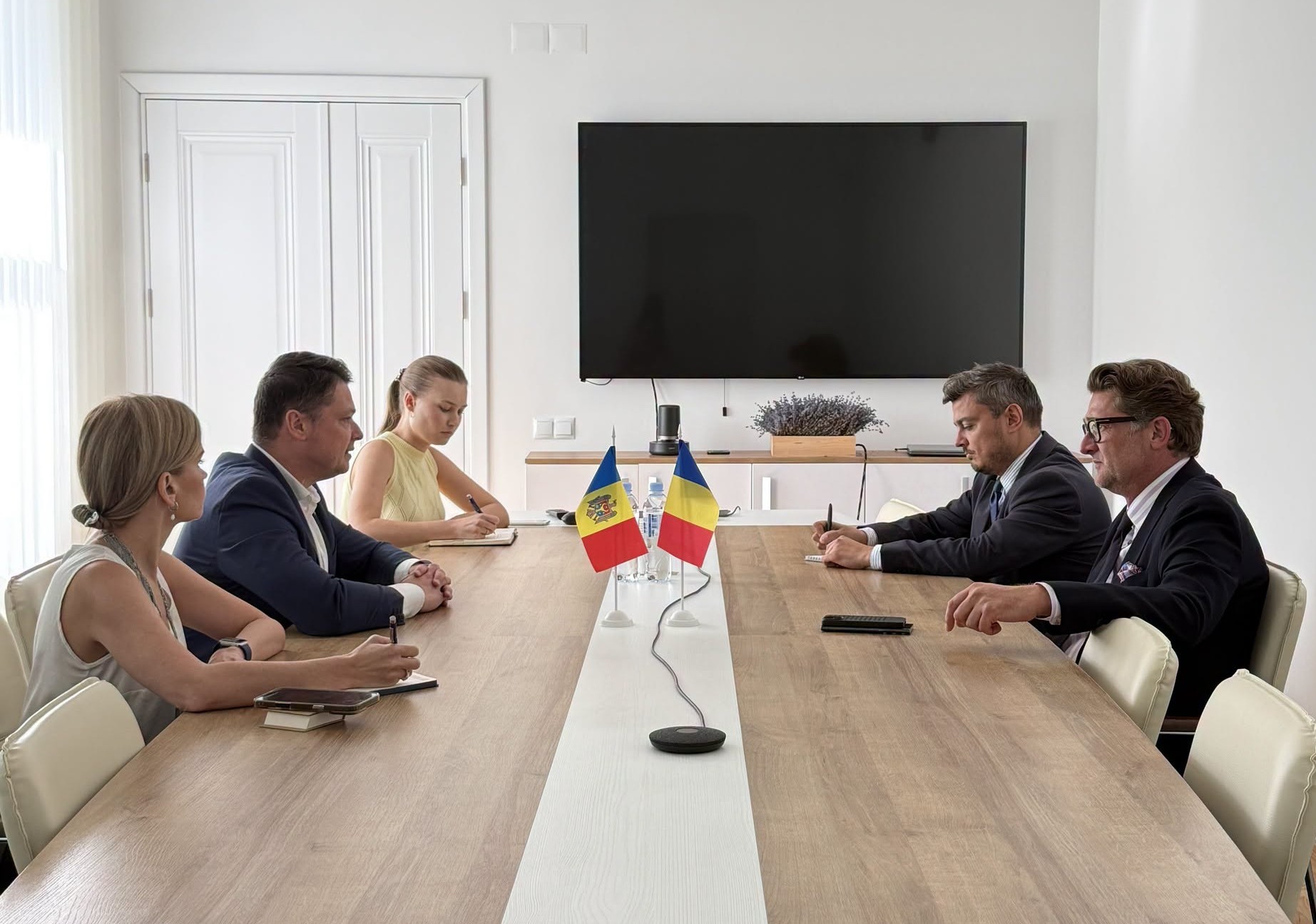 Ministrul Alexandru Gasnaș, întrevedere cu ambasadorul Cristian-Leon Țurcanu: „România este unul dintre cei mai apropiați parteneri ai R. Moldova, inclusiv în modernizarea sistemului de sănătate”
