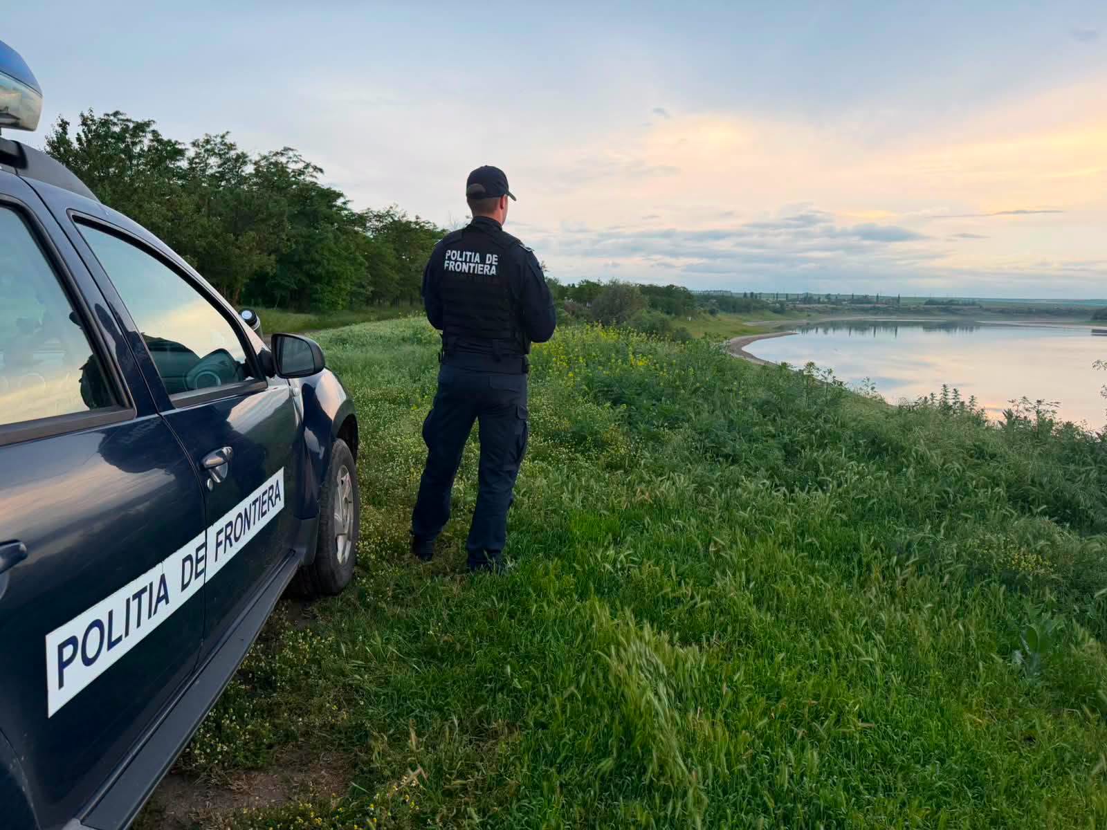 Un adolescent din Republica Moldova, salvat de polițiștii români după ce a fost luat de curenții Prutului