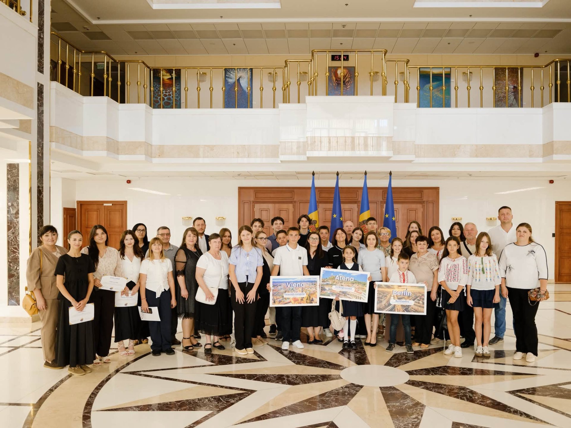 Câștigătorii concursului „EU&bunicii mei” 2026 vor descoperi trei capitale europene