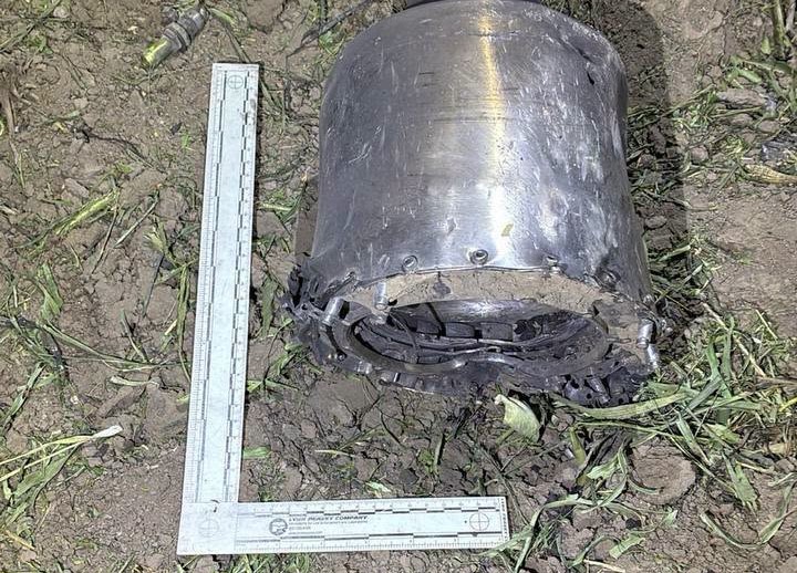 FOTO // Primele constatări ale Poliției: Aparatul prăbușit la Talmaza prezintă caracteristici similare unei drone-rachetă