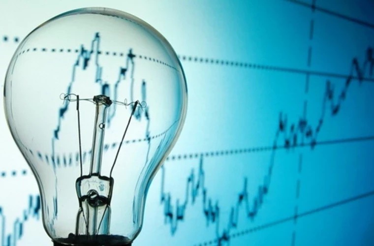 Volumul tranzacțiilor pe bursa energiei electrice, în creștere continuă: cantitate dublă într-o singură zi